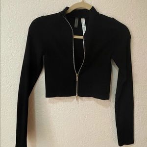 Black Long Sleeve Crop Top